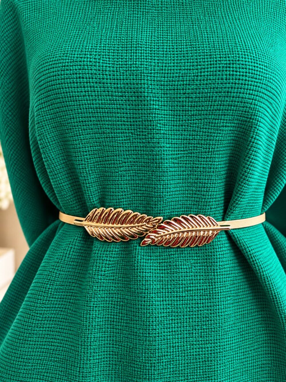 Vintage-Inspired Gold Elastic Belt with Leaf Buckle – Women’s Waist Belt